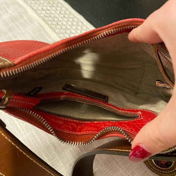 Vintage Dooney & Bourke Red leather shoulder bag with keychain - Picture 6 of 9